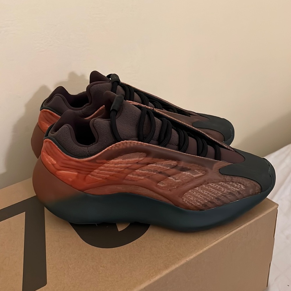 Yeezys 700 v3